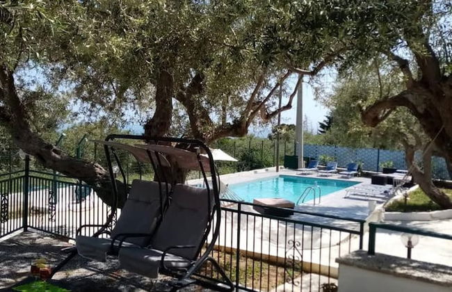 Countryside Villa With Private Pool - Photo 23