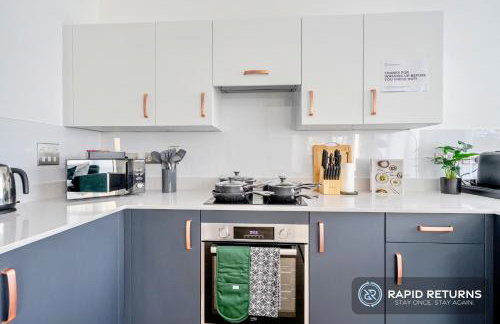BRAND NEW! Modern & Spacious Serviced Apartments With FREE Parking & Gym by Rapid Returns - Professional Host - Foto 20