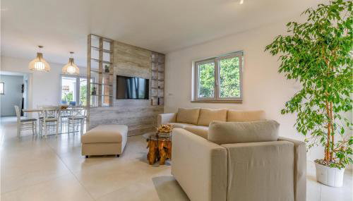 2 Bedroom Lovely Home In Hrboki - Foto 4