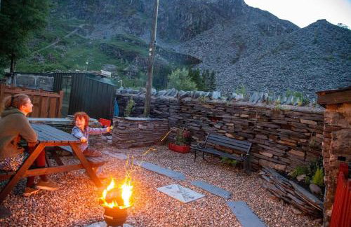 Traditional 19th Century Slate Miners Cottage - Foto 1