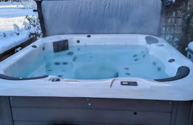 The Owl House - Hot Tub Adventures in Moreton - Pass the Keys - Foto 10