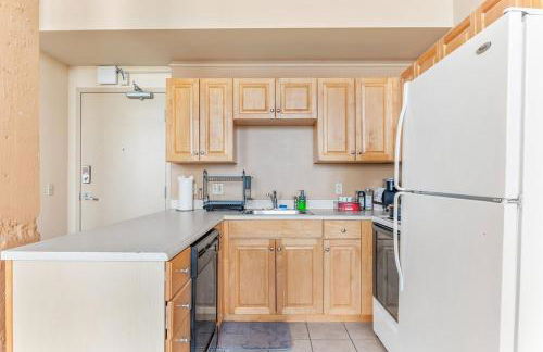 Downtown Gym Sauna Parking Pet Friendly - Photo 20