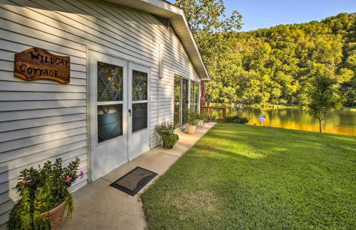 Cozy Waterfront Cottage with Deck on White River! - Foto 20