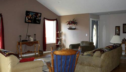 Secluded Family Getaway with Stunning Mountain Views near Pigeon Forge, Tennessee - Photo 3