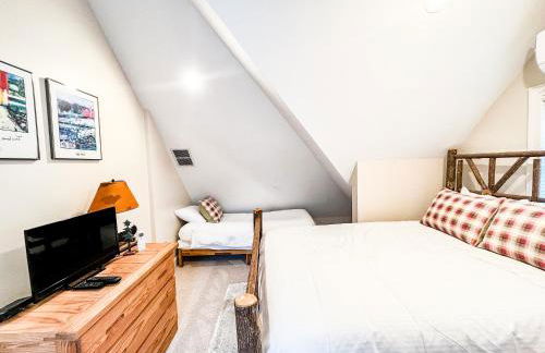 Lakefront Home Near Wisp with Great Location Dock Slip Hot Tub - Foto 15