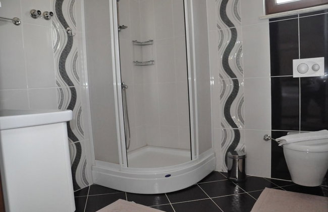 Beautiful 4-bed Villa Private Pools - Photo 12