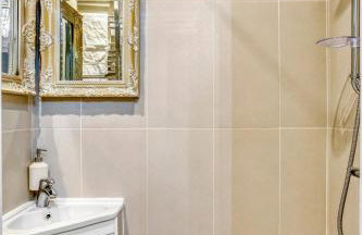 The Grande Mayfair Apartment - Photo 39