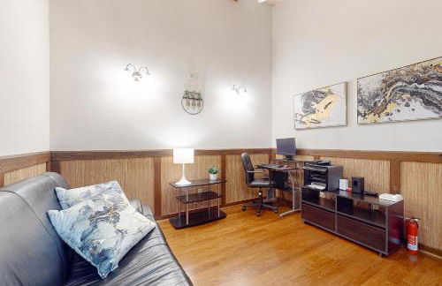 Walk to Park! Family-Friendly Laredo Home with Yard - Foto 13