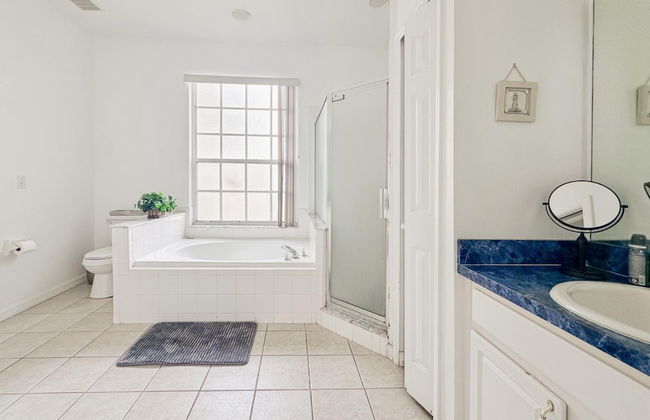 Grand Luxury Deluxe 4BR Pool Home Near Disney - Foto 14