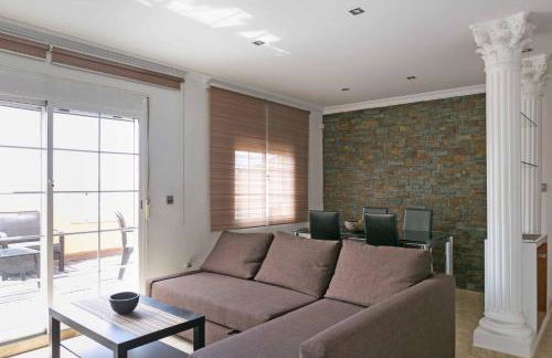 Attic Valencia Beach - Photo 3