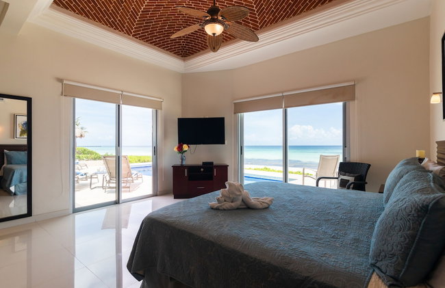 Beachfront Homes by Playa Paradise - Photo 12