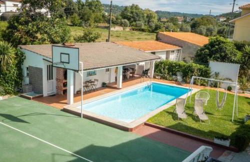 Delfim e Carmo - Entire House com Piscina - Foto 21