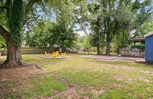 Charming Yellow Door House Steps from OU - Photo 29