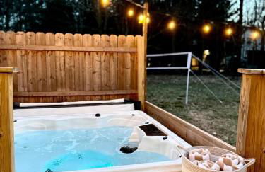 Pocono Chalet,Hot Tub,Arcade,Fireplace, Lake,Pool, Pet friendly, near Jim Thorpe No extra fees to use amenities - Foto 55