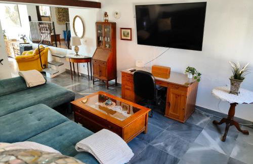 Evans Realty AL Villa & Piscina & Garaje & Playa - Photo 5