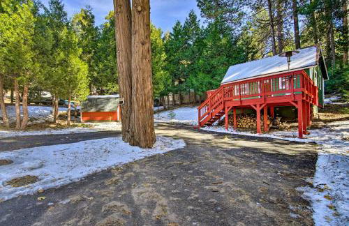 Running Springs Cabin with Deck and Forest Views - Foto 23