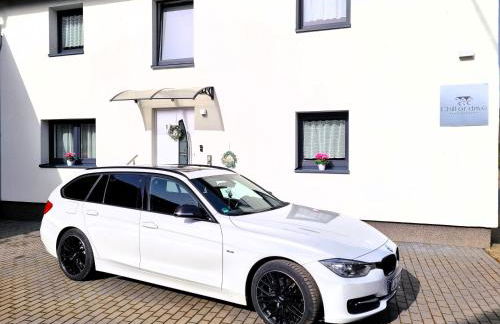 CJS Apartments - Chill or Drive am Nürburgring, new Box Spring Beds, new furniture, WLan, Spacious Rooms, Quiet Location - Foto 4