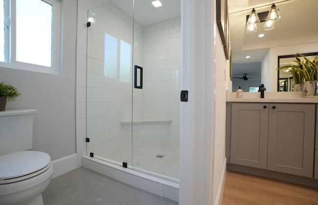 Coming Mid-April 2023! Beautifully upgraded two-story home with backyard oasis - Foto 36