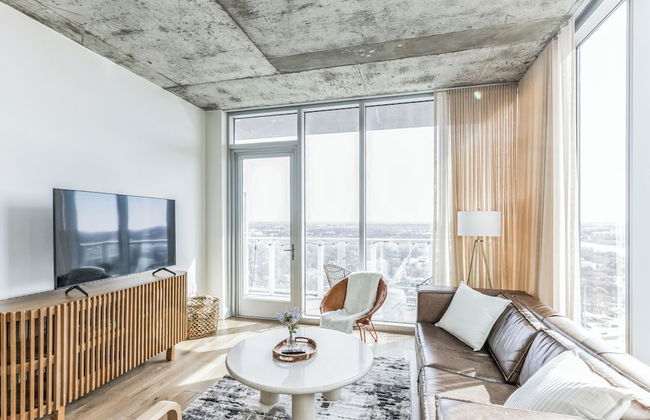 High Rise Luxury Condo With Lake & City Views - Foto 11