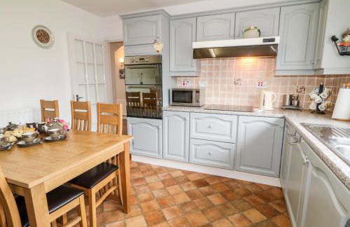 27 Pinewood Hill - Photo 11