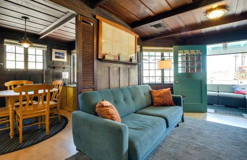 Charming Catalina Gem w/ Deck: Walk to the Beach - Foto 12