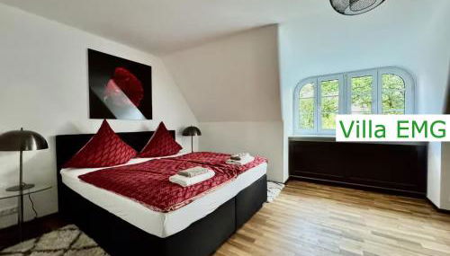 Luxus Ferienhaus Villa EMG München in Moosburg mit Pool, SPA, Kamin, Wald, See für Familien Gruppen bis 24 Personen - Foto 5, Garden view, towels