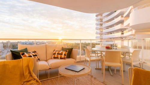 Gran Canet 2BR! Walk to Beach, Sea View, Sauna & Gym - Foto 1