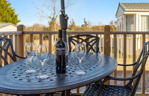 Retreat at the Lake - Fishing Lakes, Heated Outdoor Swimming Pool 500yrds on Sister Park , Pool Open April to September - Foto 12