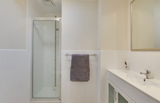 53 Honeysuckle in Silverleaves - Foto 10