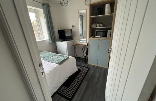 Private Room Sleeps 2 with Ensuite & Parking - Foto 34