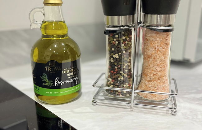 Cozy 2-bed Apartment in Grays - Photo 8