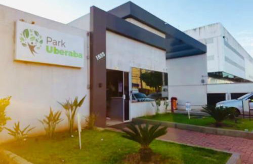 Apto Confortável - Supermercado Bahamas ao lado - Foto 19