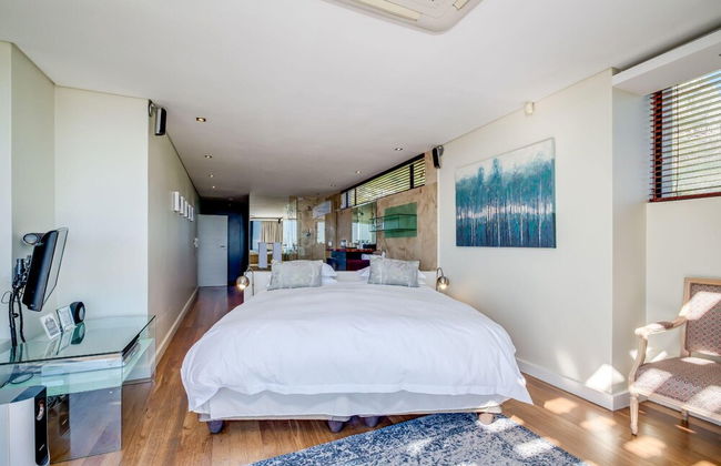 Multi-level Family Villa w Private Pool Views Lions Crest - Foto 29