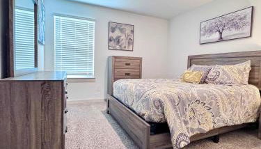 Newly built home Spacious & Comfortable 4BR 2BA - Photo 4