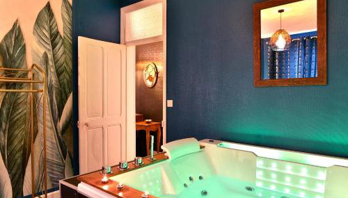 MoonLOVE, SPA/Sauna et Jacuzzi privés, charme et détente. - Foto 2