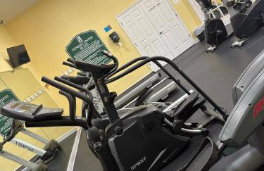 Modern 3BR Retreat with Comfort & Style Near Disney - Foto 6