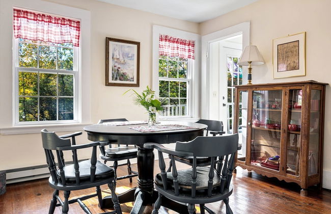 Nanas Hideaway 2 BDR Charmer! - Photo 27