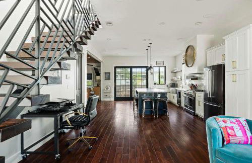 Modern Home with Casita - Balcony & Mins to DT ATX - Foto 16