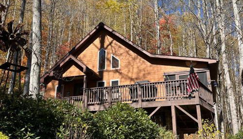 Cabin-Home in Maggie Valley NC-with Heating & AC, WiFi, Fireplace, Full Kitchen - Foto 2