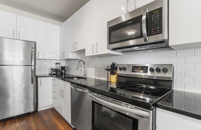 Huntington Apartments near Huntington Metro - We Host - Photo 35