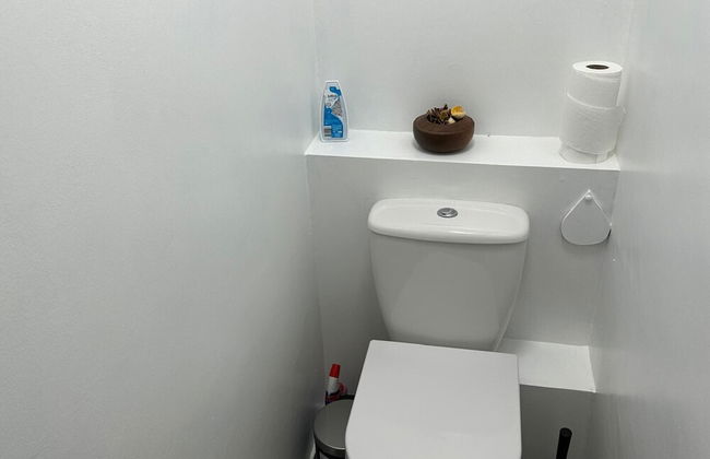 Stylish 1BR Apt w/ Fireplace & High-speed Wifi - Foto 12