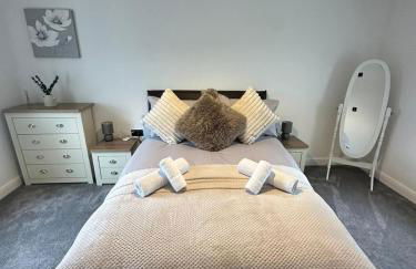 3 Bed house near Tenby with Hot Tub - Photo 22