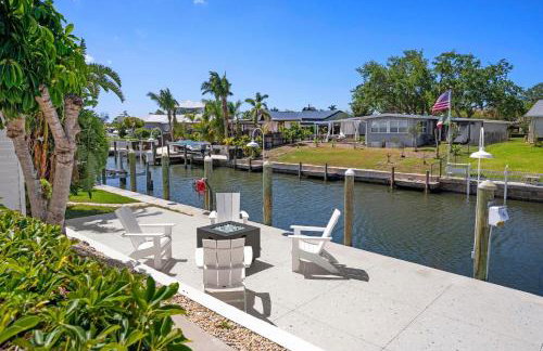 Bayside Hideaway! Private pool with water view and canal side dock! Available for Summer! - Foto 25
