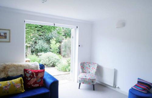 The Croft a lovely town house in the centre of Holt with free PARKING for two cars - Photo 21