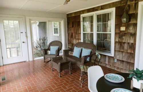 ~ The Cozy Farmhouse ~ | Sleeps 10+ | Farm Views - Foto 62