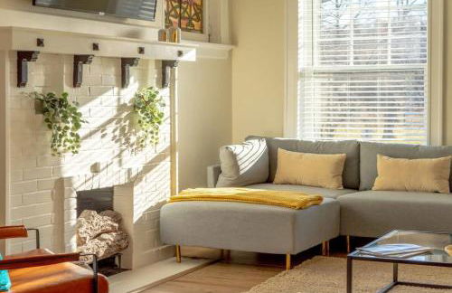 Tower Grove Park 4BR Home with Garage ABODEbucks - Photo 6