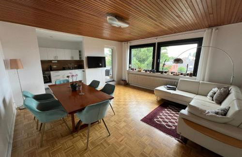 Stylish 2-room apartment with balcony & great location - Photo 1