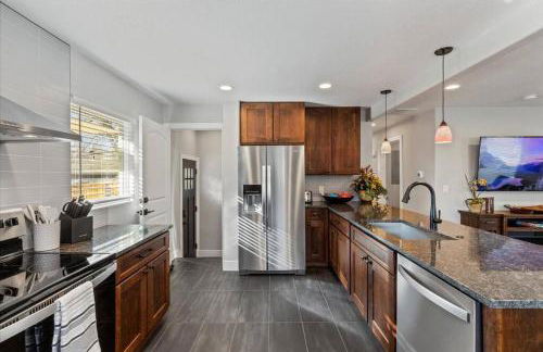 Whole House Relaxing Oasis by Fitzsimmons Campus - Photo 9