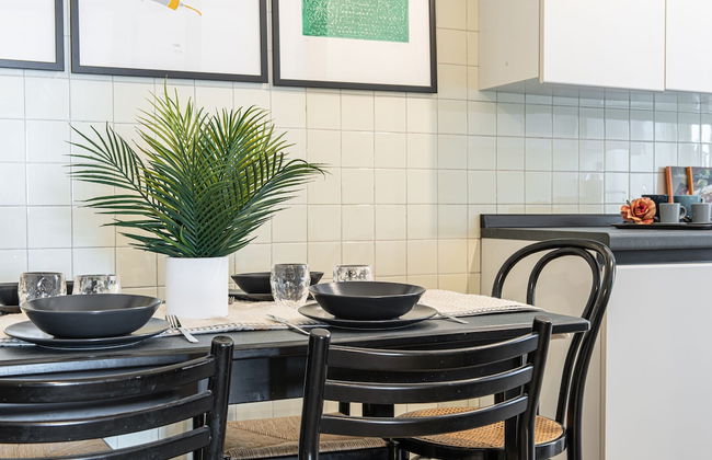 JOIVY Sophisticated Flat W/ Desk - Foto 19