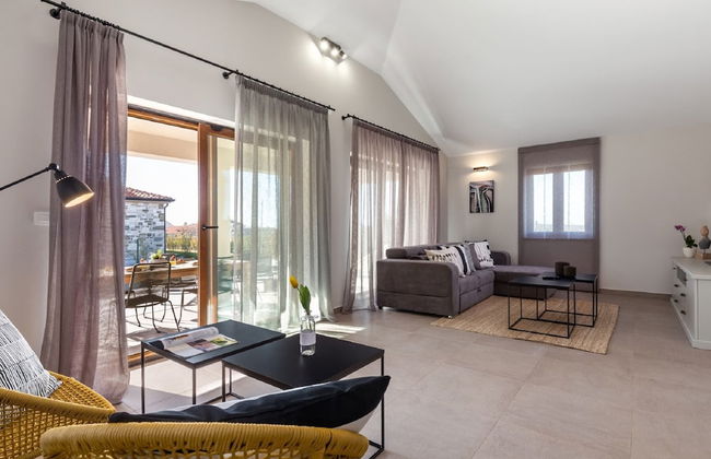 Gorgeous Villa With Pool and Terrace Surrounded by Nature - Foto 8